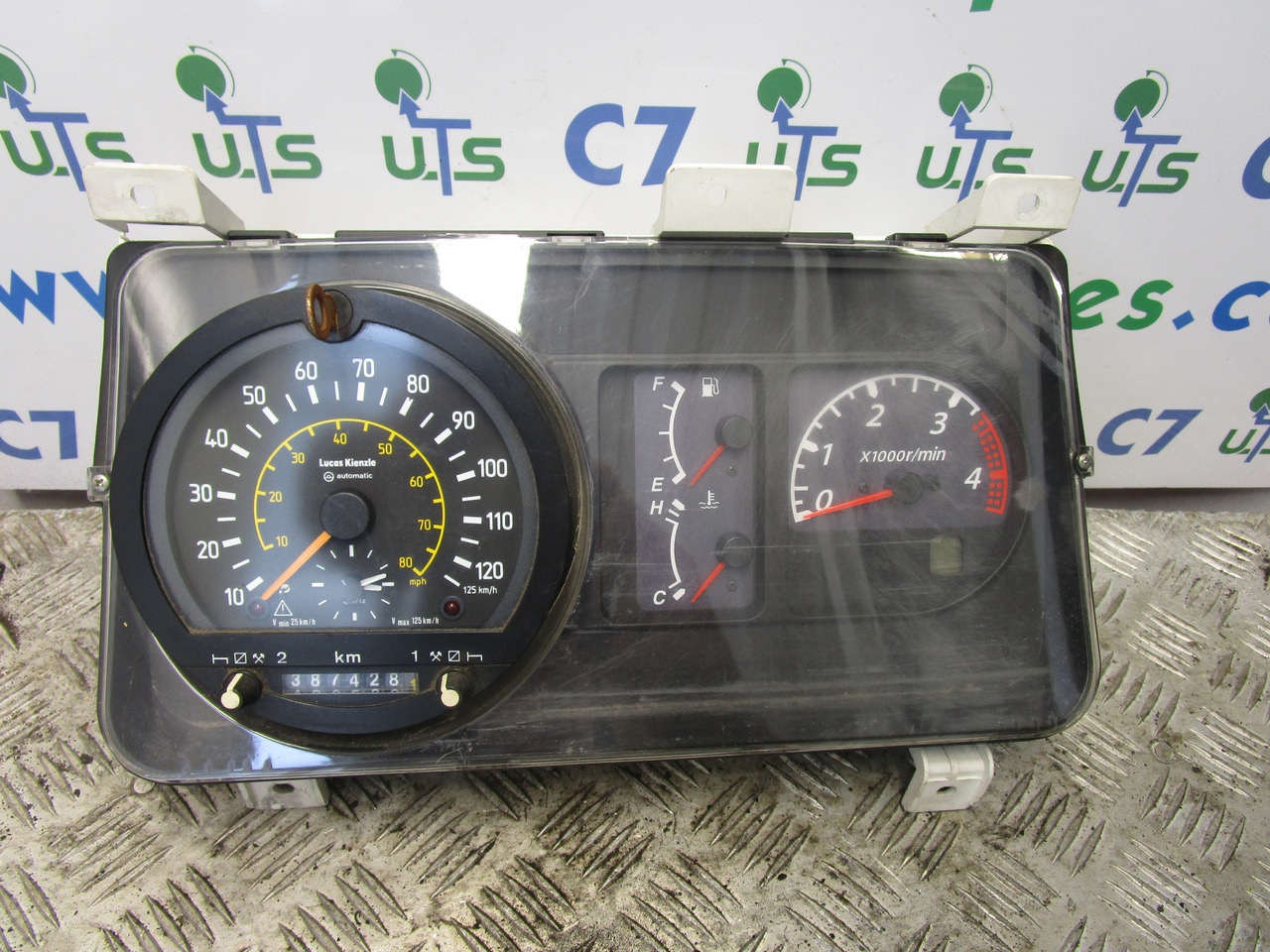 ISUZU NQR CLOCK CLUSTER AND TACHO P/NO 8981248920 - Električni sustav za Kamion: slika ISUZU NQR CLOCK CLUSTER AND TACHO P/NO 8981248920 - Električni sustav za Kamion ISUZU NQR CLOCK CLUSTER AND TACHO P/NO 8981248920 - Električni sustav za Kamion: slika ISUZU NQR CLOCK CLUSTER AND TACHO P/NO 8981248920 - Električni sustav za Kamion