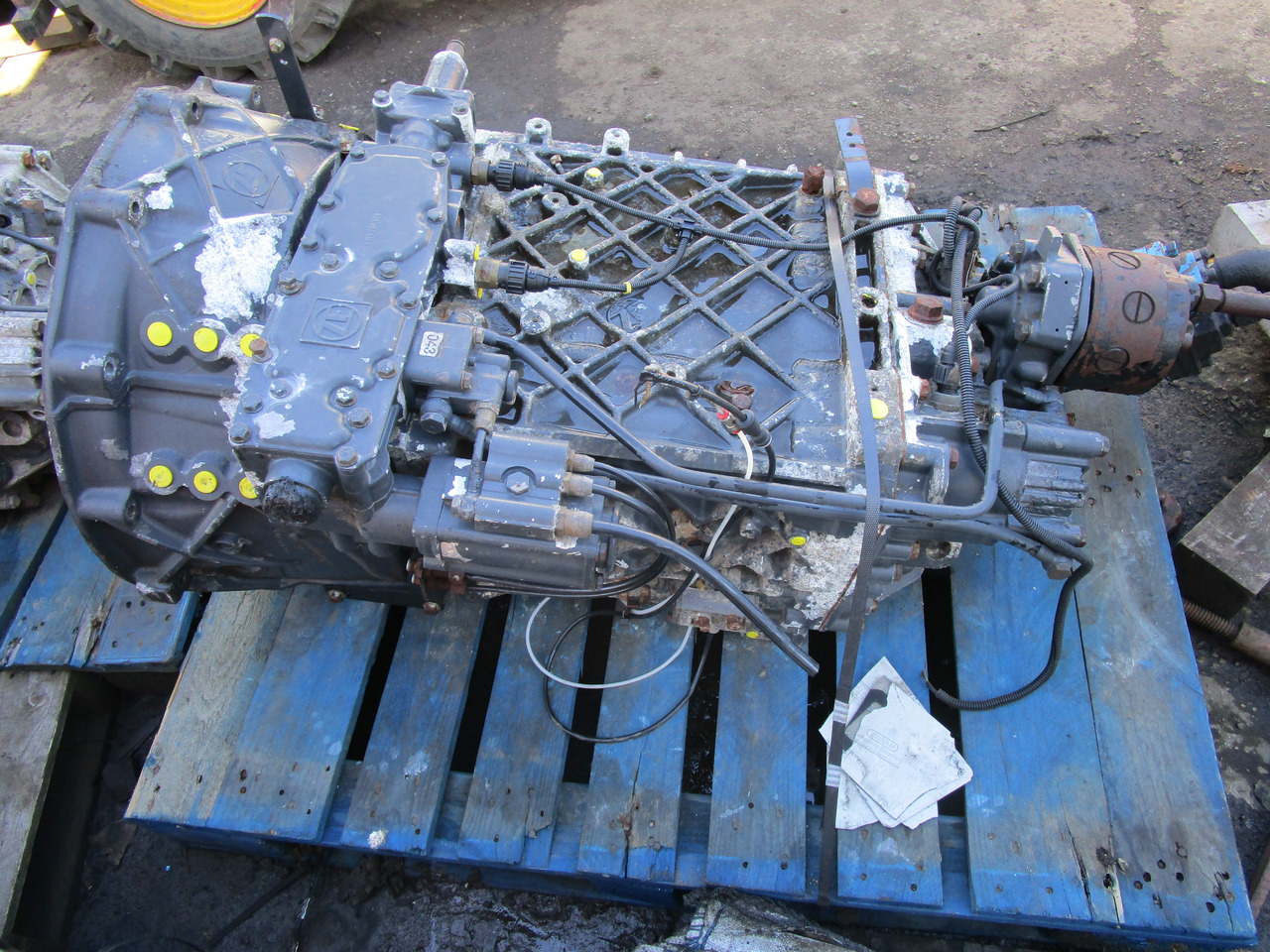 IVECO TREKKER ZF 16 SPEED MANUAL GEARBOX 16S 1620TD - Mjenjač za Kamion: slika IVECO TREKKER ZF 16 SPEED MANUAL GEARBOX 16S 1620TD - Mjenjač za Kamion IVECO TREKKER ZF 16 SPEED MANUAL GEARBOX 16S 1620TD - Mjenjač za Kamion: slika IVECO TREKKER ZF 16 SPEED MANUAL GEARBOX 16S 1620TD - Mjenjač za Kamion