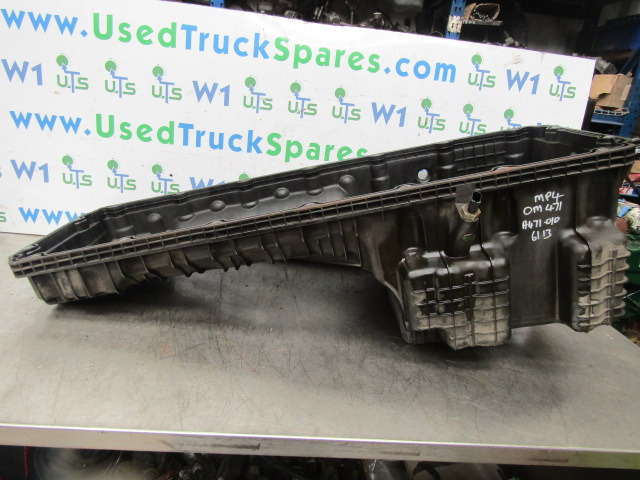 MERCEDES ACTROS MP4 OM471-6 ENGINE OIL SUMP P/NO A4710106113 - Motor i dijelovi za Kamion: slika MERCEDES ACTROS MP4 OM471-6 ENGINE OIL SUMP P/NO A4710106113 - Motor i dijelovi za Kamion MERCEDES ACTROS MP4 OM471-6 ENGINE OIL SUMP P/NO A4710106113 - Motor i dijelovi za Kamion: slika MERCEDES ACTROS MP4 OM471-6 ENGINE OIL SUMP P/NO A4710106113 - Motor i dijelovi za Kamion