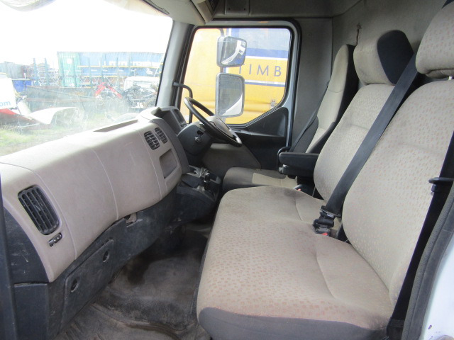 RENAULT MIDLUM DXI 7.5T CAB (2013) - Kabina za Kamion: slika RENAULT MIDLUM DXI 7.5T CAB (2013) - Kabina za Kamion RENAULT MIDLUM DXI 7.5T CAB (2013) - Kabina za Kamion: slika RENAULT MIDLUM DXI 7.5T CAB (2013) - Kabina za Kamion