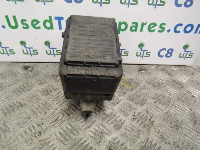 RENAULT MIDLUM DXI EBS BRAKE VALVE ‘KNORR-BREMSE’ P/NO - Dijelovi kočnica za Kamion: slika RENAULT MIDLUM DXI EBS BRAKE VALVE ‘KNORR-BREMSE’ P/NO - Dijelovi kočnica za Kamion RENAULT MIDLUM DXI EBS BRAKE VALVE ‘KNORR-BREMSE’ P/NO - Dijelovi kočnica za Kamion: slika RENAULT MIDLUM DXI EBS BRAKE VALVE ‘KNORR-BREMSE’ P/NO - Dijelovi kočnica za Kamion