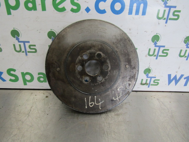 SCANIA 144/164 V8 CRANKSHAFT DAMPER P/NO 1377913 4B 5371 - Motor i dijelovi za Kamion: slika SCANIA 144/164 V8 CRANKSHAFT DAMPER P/NO 1377913 4B 5371 - Motor i dijelovi za Kamion SCANIA 144/164 V8 CRANKSHAFT DAMPER P/NO 1377913 4B 5371 - Motor i dijelovi za Kamion: slika SCANIA 144/164 V8 CRANKSHAFT DAMPER P/NO 1377913 4B 5371 - Motor i dijelovi za Kamion