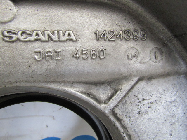 SCANIA 144/164 V8 FRONT CRANK CASE COVER P/NO 1424399 - Motor i dijelovi za Kamion: slika SCANIA 144/164 V8 FRONT CRANK CASE COVER P/NO 1424399 - Motor i dijelovi za Kamion SCANIA 144/164 V8 FRONT CRANK CASE COVER P/NO 1424399 - Motor i dijelovi za Kamion: slika SCANIA 144/164 V8 FRONT CRANK CASE COVER P/NO 1424399 - Motor i dijelovi za Kamion