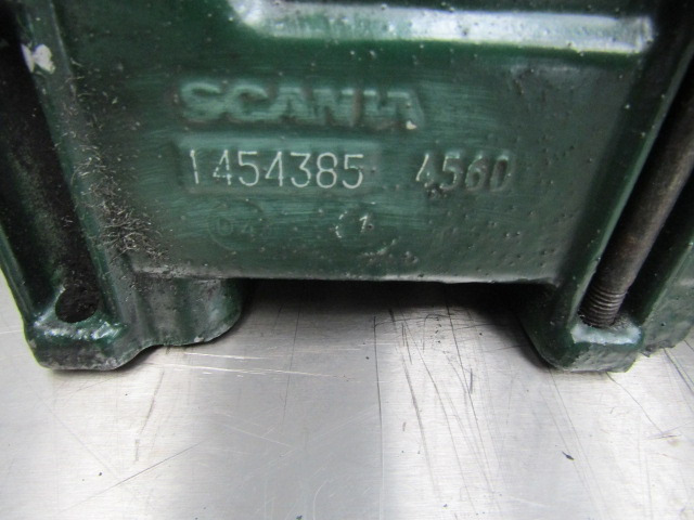 SCANIA 144/164 V8 INLET MANIFOLD P/NO 1454384/4560 - Motor i dijelovi za Kamion: slika SCANIA 144/164 V8 INLET MANIFOLD P/NO 1454384/4560 - Motor i dijelovi za Kamion SCANIA 144/164 V8 INLET MANIFOLD P/NO 1454384/4560 - Motor i dijelovi za Kamion: slika SCANIA 144/164 V8 INLET MANIFOLD P/NO 1454384/4560 - Motor i dijelovi za Kamion
