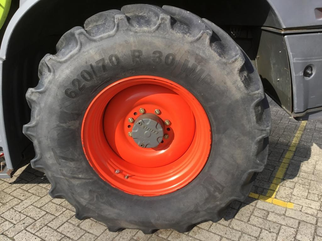 Silažni kombajn CLAAS JAGUAR 960: slika Silažni kombajn CLAAS JAGUAR 960 Silažni kombajn CLAAS JAGUAR 960: slika Silažni kombajn CLAAS JAGUAR 960