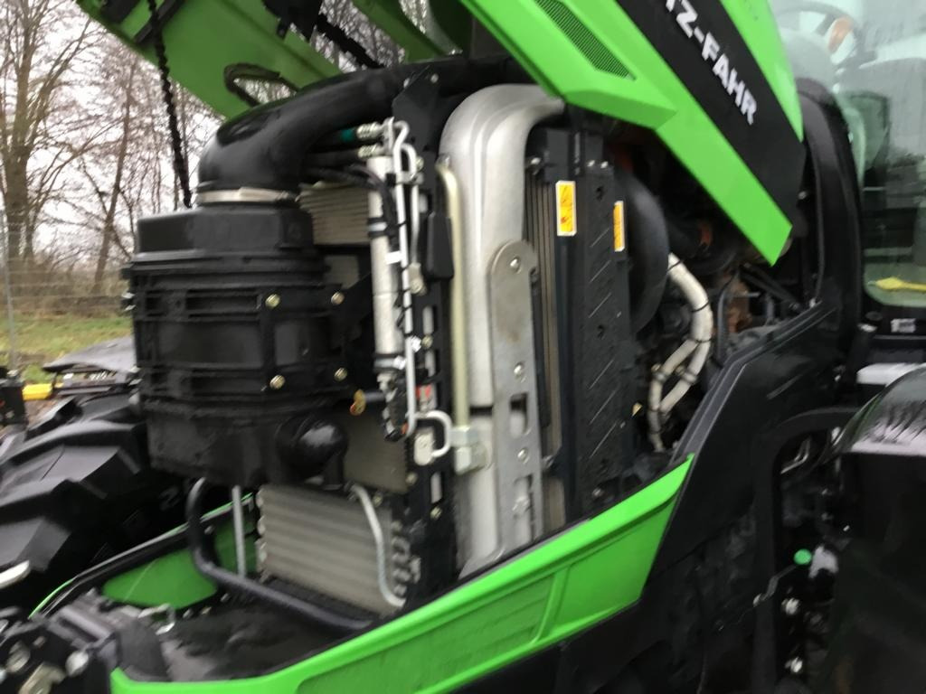 Deutz AGROTRON 6215 TTV - Traktor: slika Deutz AGROTRON 6215 TTV - Traktor Deutz AGROTRON 6215 TTV - Traktor: slika Deutz AGROTRON 6215 TTV - Traktor