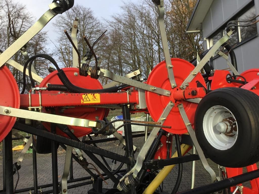 Fella TH 11008 - Prevrtač sijena/ Grabulje: slika Fella TH 11008 - Prevrtač sijena/ Grabulje Fella TH 11008 - Prevrtač sijena/ Grabulje: slika Fella TH 11008 - Prevrtač sijena/ Grabulje