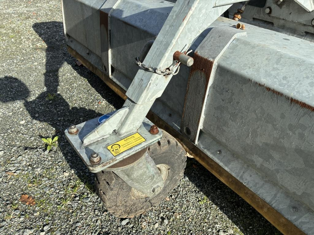 Fliegl KEH230/600 - Kosilica: slika Fliegl KEH230/600 - Kosilica Fliegl KEH230/600 - Kosilica: slika Fliegl KEH230/600 - Kosilica