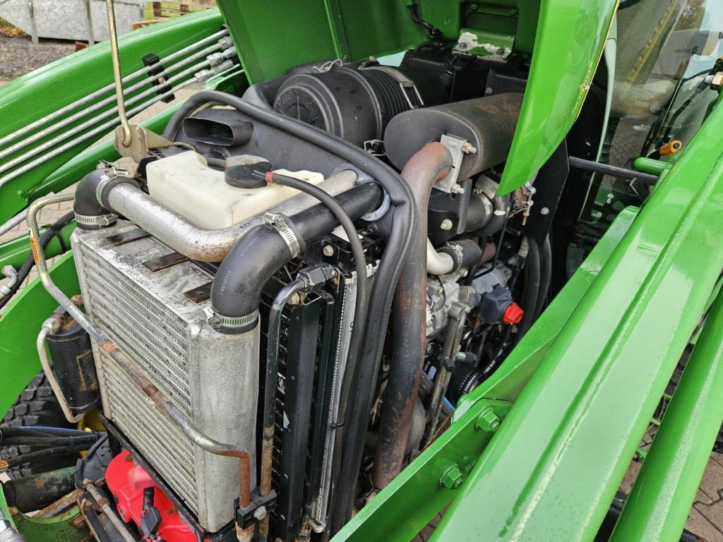 John Deere 4720 - Općinski traktor: slika John Deere 4720 - Općinski traktor John Deere 4720 - Općinski traktor: slika John Deere 4720 - Općinski traktor