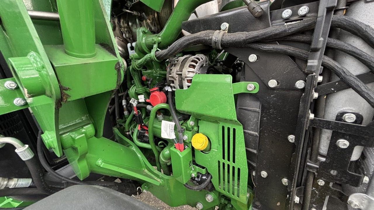 Traktor John Deere 5075E STUFE V: slika Traktor John Deere 5075E STUFE V
