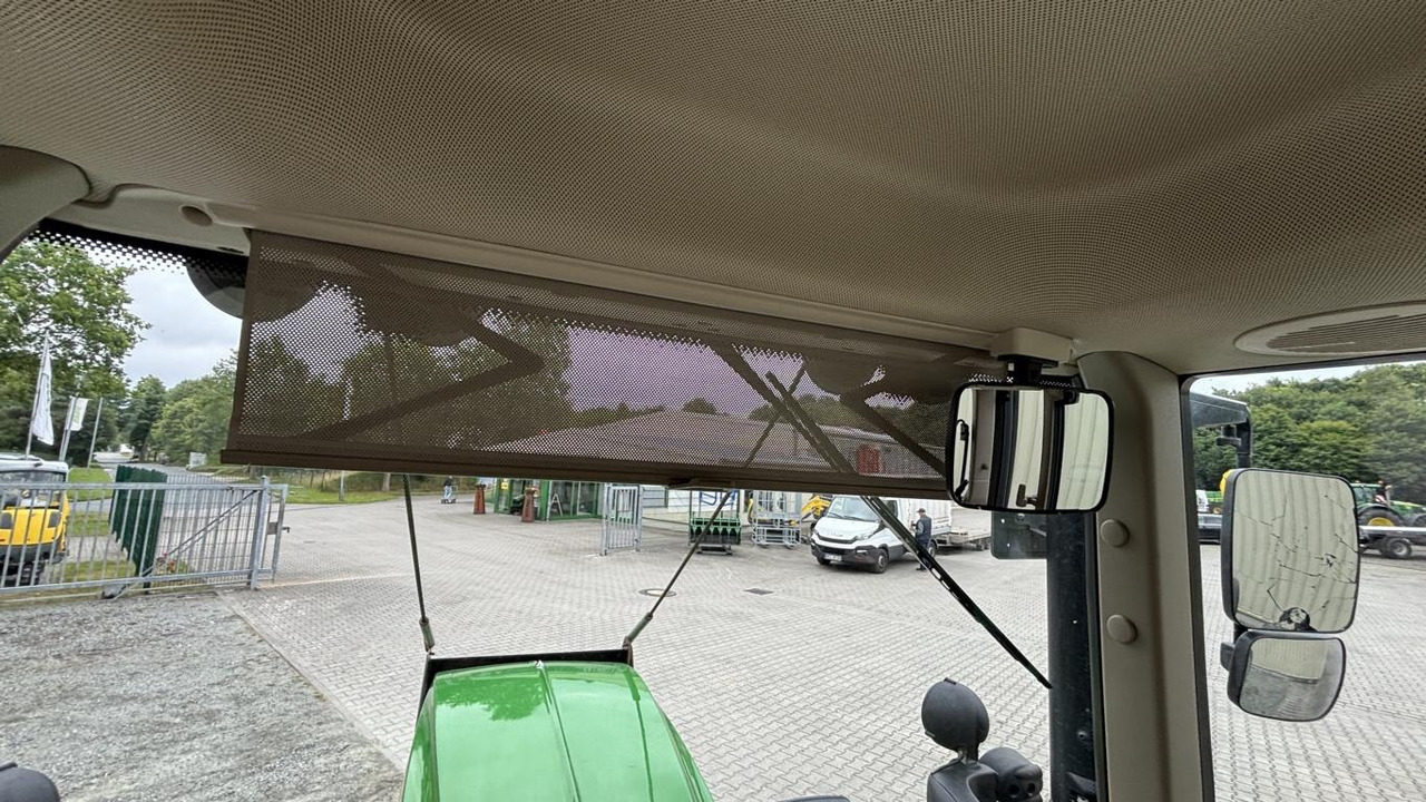 Općinski traktor John Deere 6120M: slika Općinski traktor John Deere 6120M