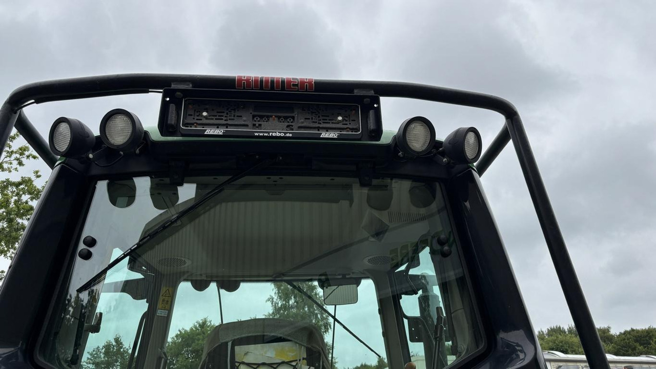 Općinski traktor John Deere 6120M: slika Općinski traktor John Deere 6120M