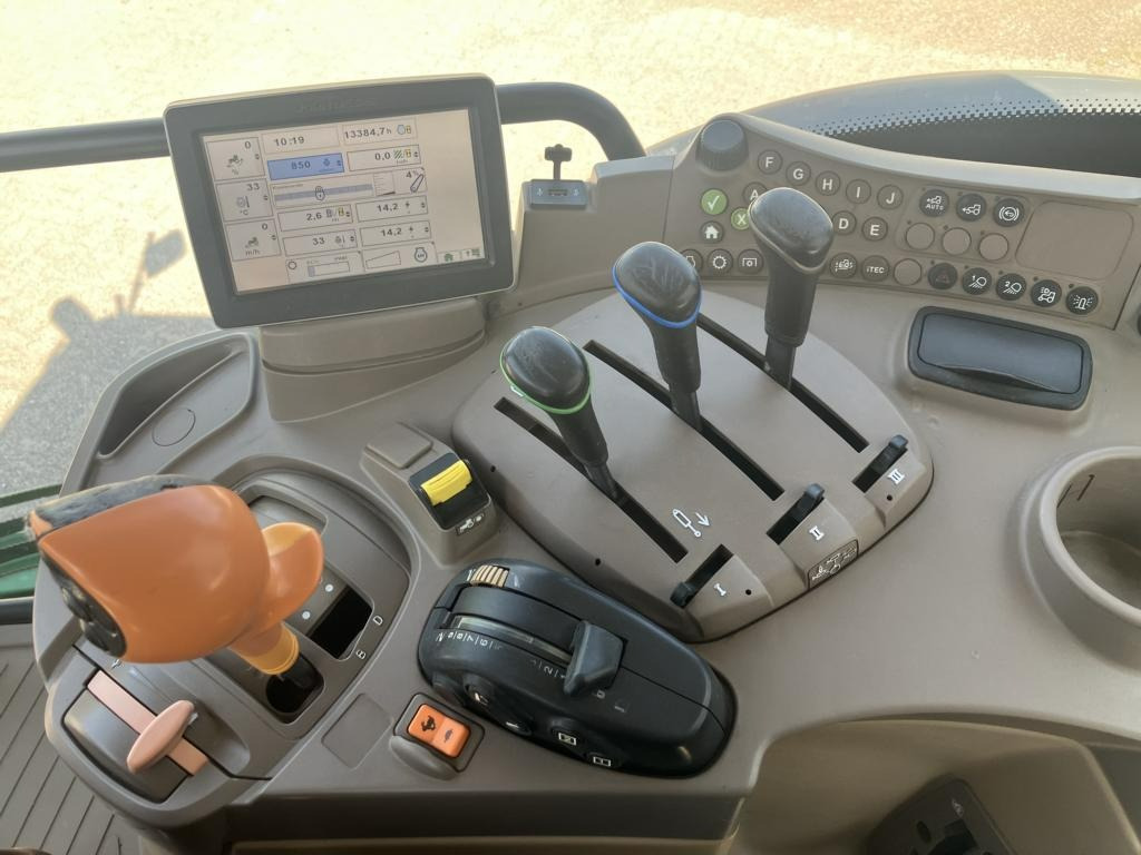 Traktor John Deere 6170R: slika Traktor John Deere 6170R