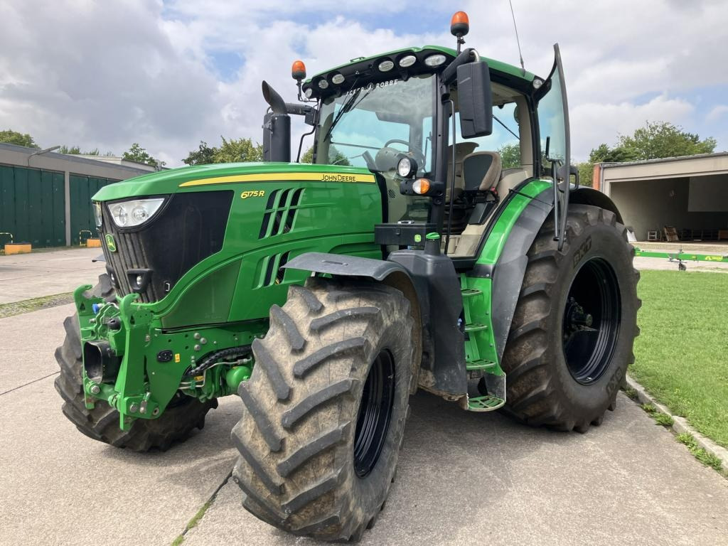 John Deere 6215R - Traktor: slika John Deere 6215R - Traktor John Deere 6215R - Traktor: slika John Deere 6215R - Traktor