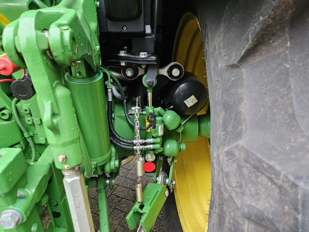 John Deere 6R140 - Traktor: slika John Deere 6R140 - Traktor John Deere 6R140 - Traktor: slika John Deere 6R140 - Traktor