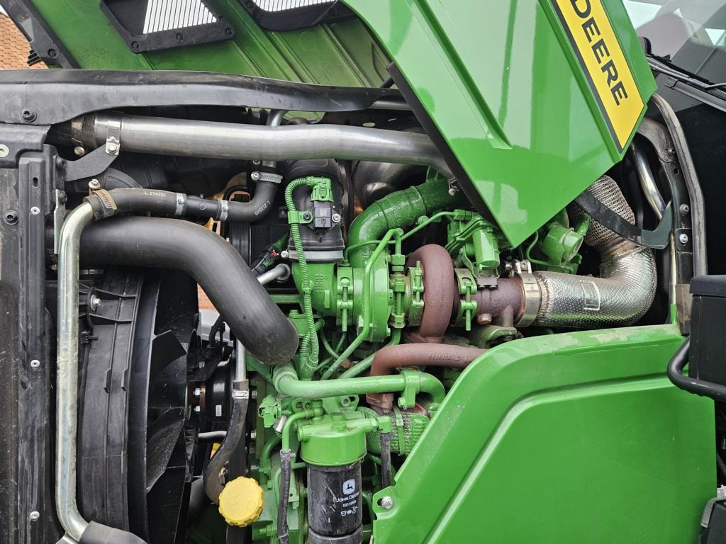 John Deere 6R140 - Traktor: slika John Deere 6R140 - Traktor John Deere 6R140 - Traktor: slika John Deere 6R140 - Traktor