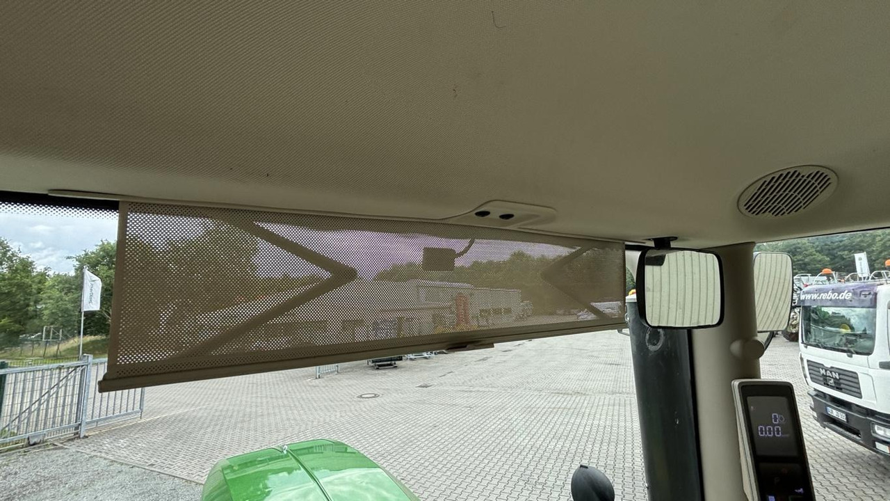 John Deere 6R195 - Traktor: slika John Deere 6R195 - Traktor John Deere 6R195 - Traktor: slika John Deere 6R195 - Traktor