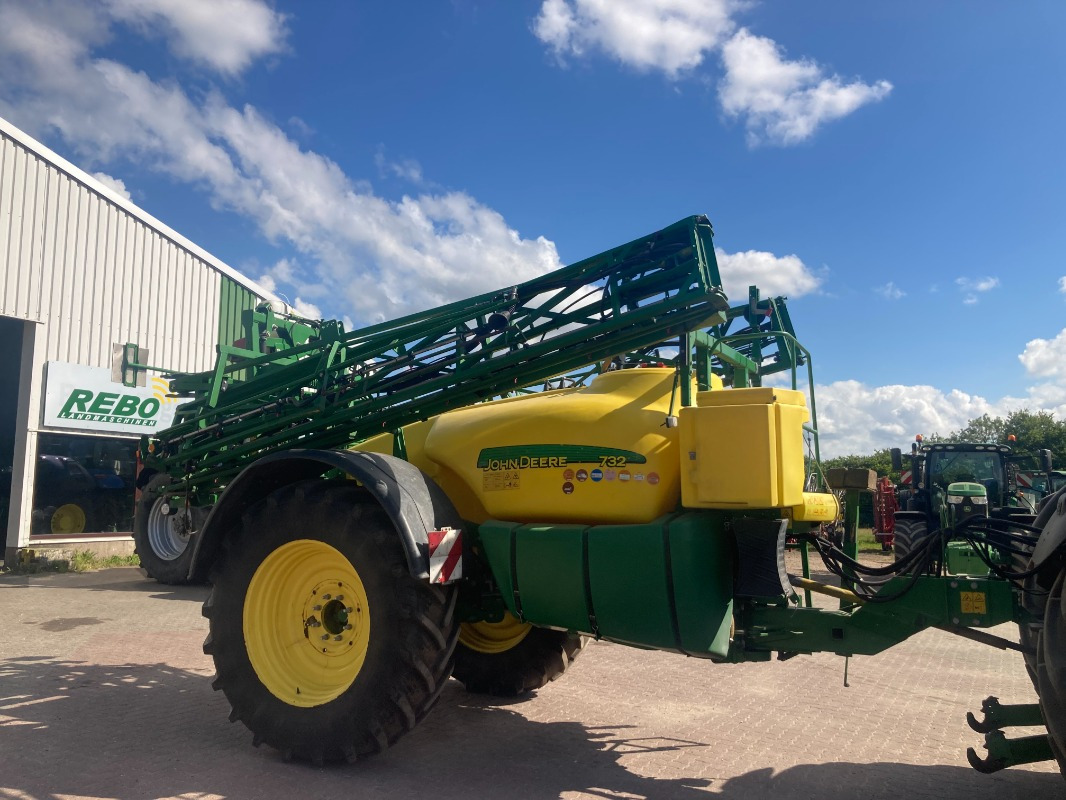 John Deere 732 - Prskalica: slika John Deere 732 - Prskalica John Deere 732 - Prskalica: slika John Deere 732 - Prskalica
