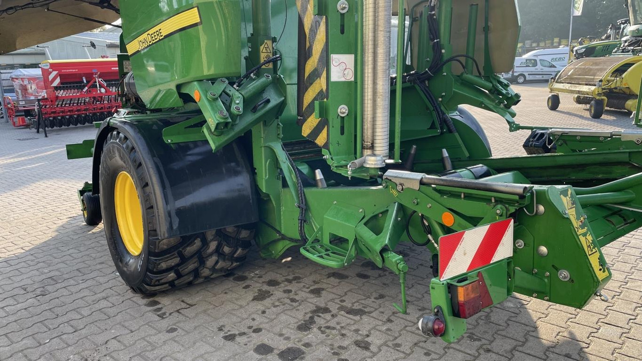 John Deere C441R - Oprema za prevrtanje sijena: slika John Deere C441R - Oprema za prevrtanje sijena John Deere C441R - Oprema za prevrtanje sijena: slika John Deere C441R - Oprema za prevrtanje sijena