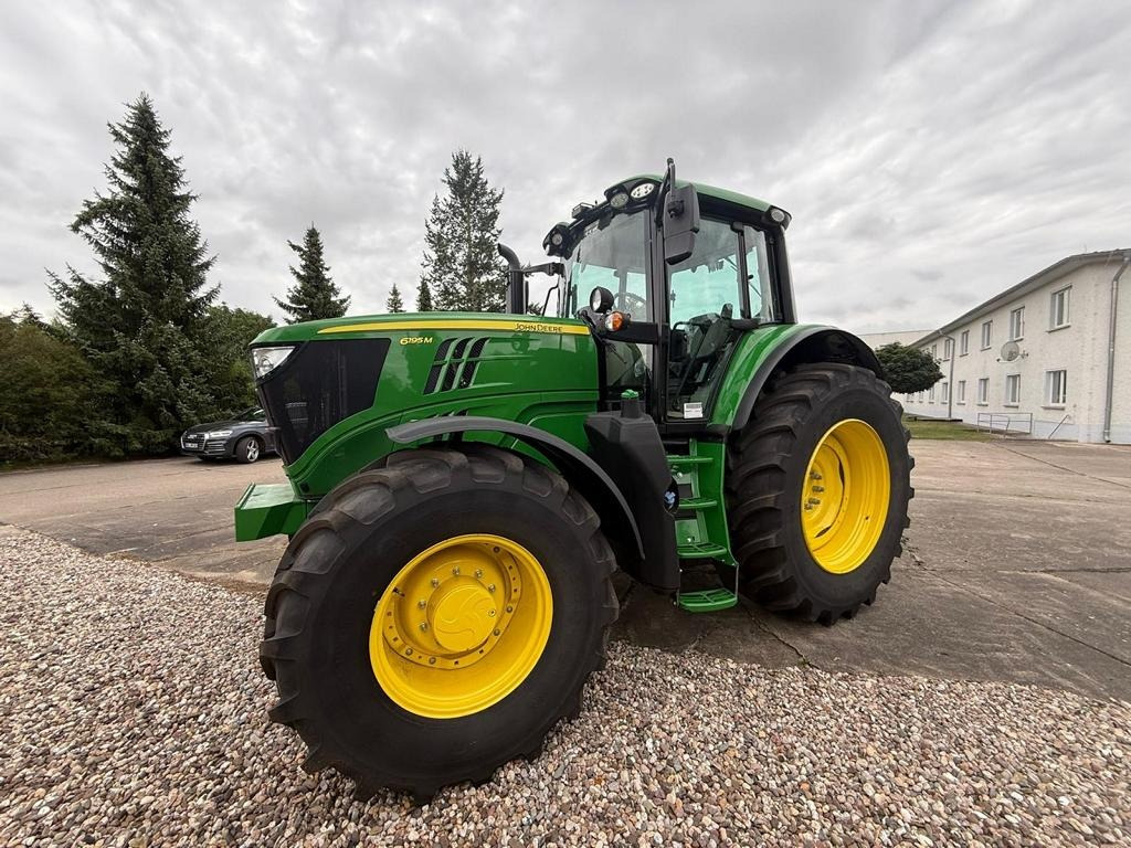 John Deere TRAKTOR 6195M MIT KABINE - Traktor: slika John Deere TRAKTOR 6195M MIT KABINE - Traktor John Deere TRAKTOR 6195M MIT KABINE - Traktor: slika John Deere TRAKTOR 6195M MIT KABINE - Traktor
