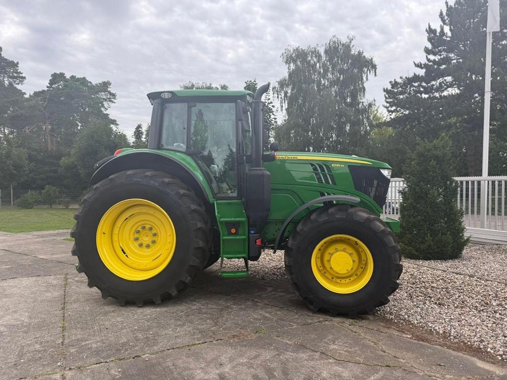 John Deere TRAKTOR 6195M MIT KABINE - Traktor: slika John Deere TRAKTOR 6195M MIT KABINE - Traktor John Deere TRAKTOR 6195M MIT KABINE - Traktor: slika John Deere TRAKTOR 6195M MIT KABINE - Traktor