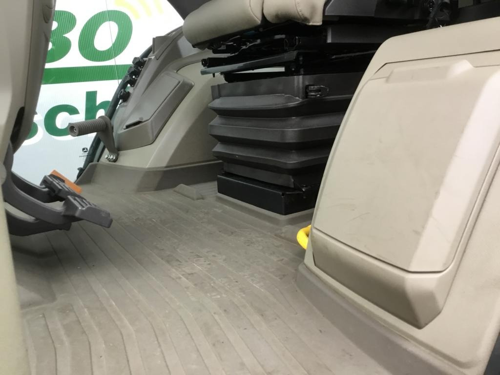 Zakup John Deere TRAKTOR 7R330 John Deere TRAKTOR 7R330: slika Zakup John Deere TRAKTOR 7R330 John Deere TRAKTOR 7R330