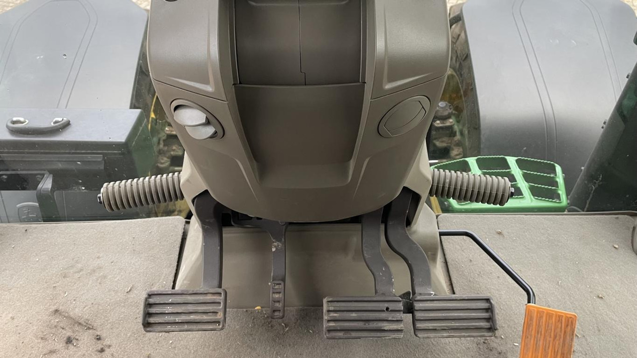 John Deere TRAKTOR 7R330 - Traktor: slika John Deere TRAKTOR 7R330 - Traktor John Deere TRAKTOR 7R330 - Traktor: slika John Deere TRAKTOR 7R330 - Traktor