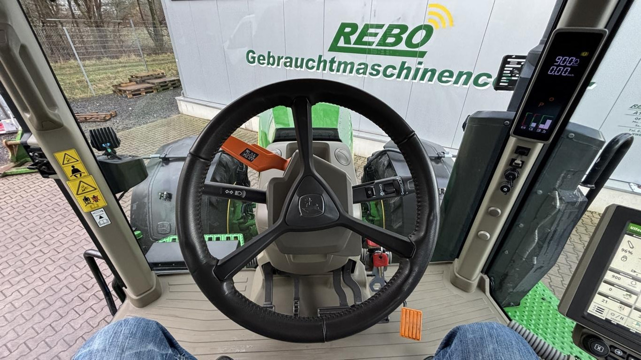 John Deere TRAKTOR 8R370 - Traktor: slika John Deere TRAKTOR 8R370 - Traktor John Deere TRAKTOR 8R370 - Traktor: slika John Deere TRAKTOR 8R370 - Traktor