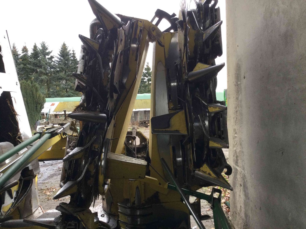 Kemper 390 Plus - Kombajn za kukuruz: slika Kemper 390 Plus - Kombajn za kukuruz Kemper 390 Plus - Kombajn za kukuruz: slika Kemper 390 Plus - Kombajn za kukuruz