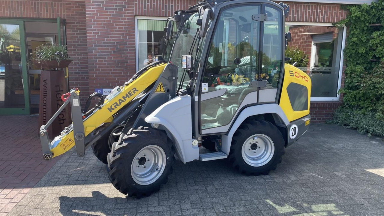 Novi Utovarivač na kotačima Kramer 5040: slika Novi Utovarivač na kotačima Kramer 5040