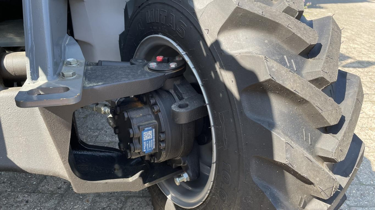 Novi Utovarivač na kotačima Kramer 5040: slika Novi Utovarivač na kotačima Kramer 5040