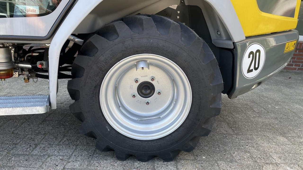 Novi Utovarivač na kotačima Kramer 5040: slika Novi Utovarivač na kotačima Kramer 5040