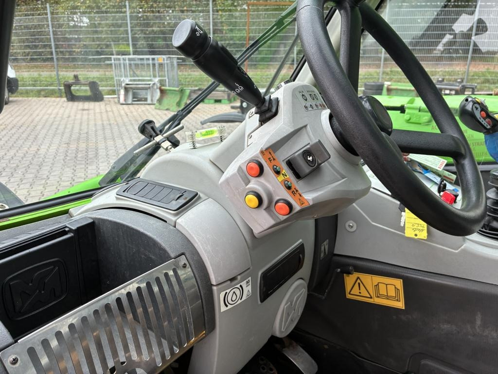 Merlo P32.6 Top 100 - Utovarivač: slika Merlo P32.6 Top 100 - Utovarivač Merlo P32.6 Top 100 - Utovarivač: slika Merlo P32.6 Top 100 - Utovarivač