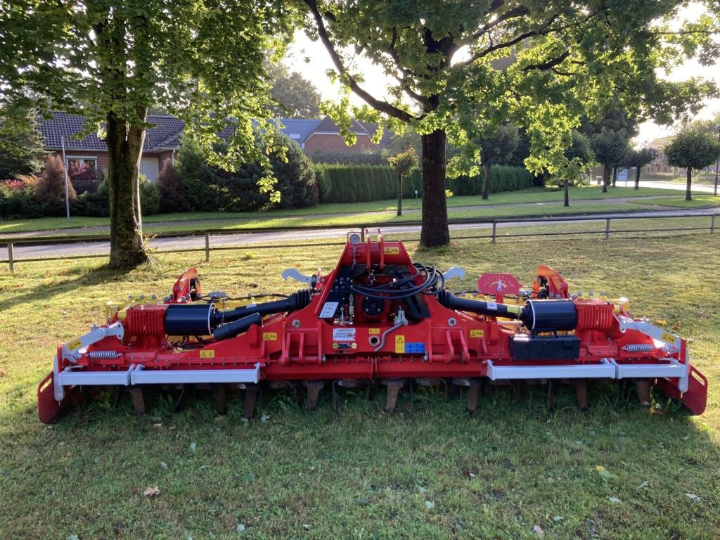 Pöttinger LION 403 C - Drljača: slika Pöttinger LION 403 C - Drljača Pöttinger LION 403 C - Drljača: slika Pöttinger LION 403 C - Drljača