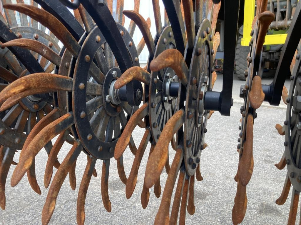 Tanjurača Pöttinger ROTOCARE V 12400: slika Tanjurača Pöttinger ROTOCARE V 12400 Tanjurača Pöttinger ROTOCARE V 12400: slika Tanjurača Pöttinger ROTOCARE V 12400