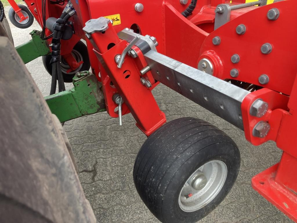 Tanjurača Pöttinger ROTOCARE V 12400: slika Tanjurača Pöttinger ROTOCARE V 12400 Tanjurača Pöttinger ROTOCARE V 12400: slika Tanjurača Pöttinger ROTOCARE V 12400