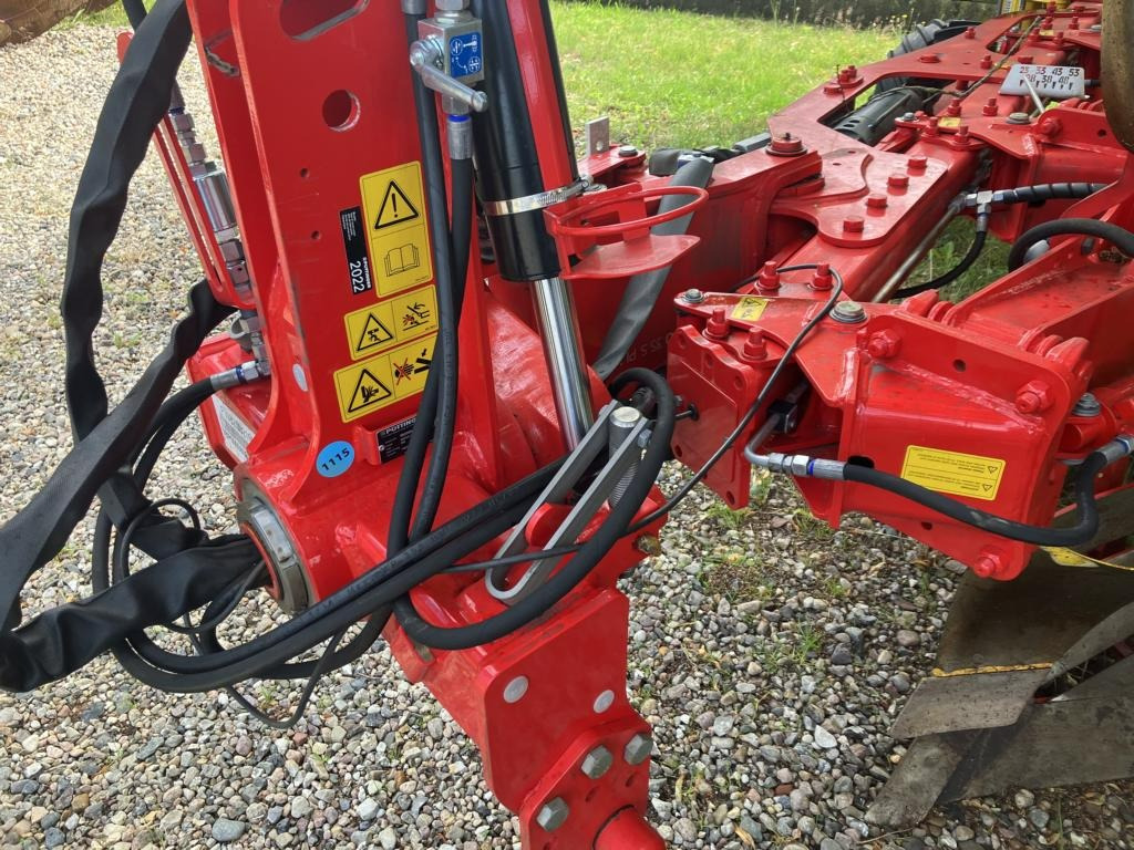 Novi Plug Pöttinger SERVO 35 S-5 PLUSNOVA: slika Novi Plug Pöttinger SERVO 35 S-5 PLUSNOVA