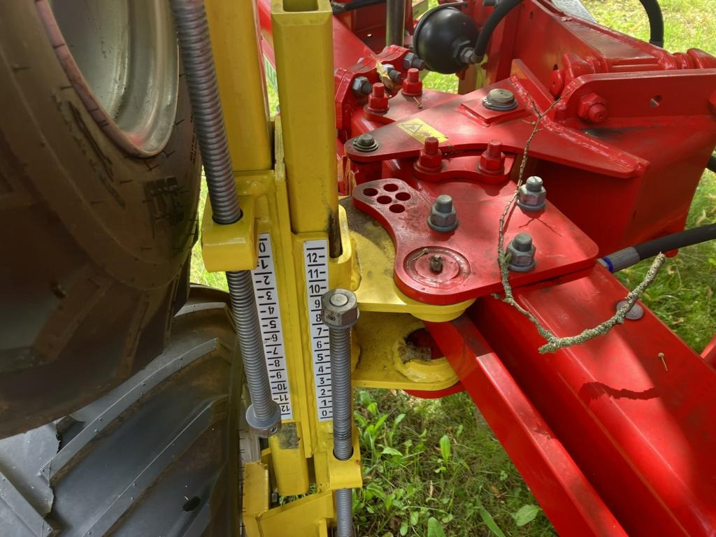 Novi Plug Pöttinger SERVO 35 S-5 PLUSNOVA: slika Novi Plug Pöttinger SERVO 35 S-5 PLUSNOVA