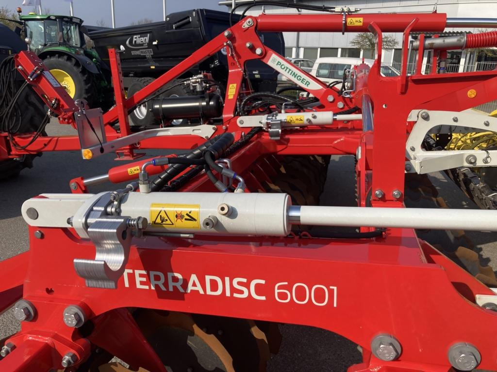 Zakup Pöttinger TERRADISC 6001 T Pöttinger TERRADISC 6001 T: slika Zakup Pöttinger TERRADISC 6001 T Pöttinger TERRADISC 6001 T Zakup Pöttinger TERRADISC 6001 T Pöttinger TERRADISC 6001 T: slika Zakup Pöttinger TERRADISC 6001 T Pöttinger TERRADISC 6001 T