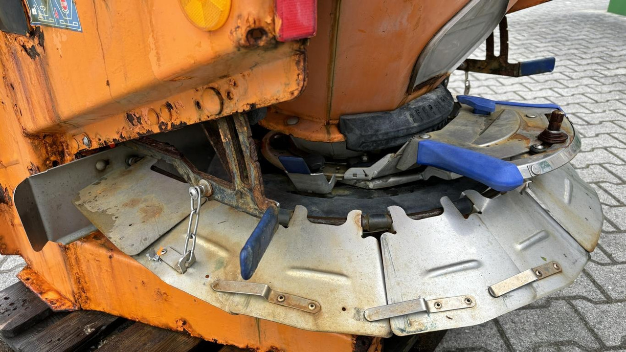 Rauch AXEO 18.1 H - Posipač pijeska/ Soli: slika Rauch AXEO 18.1 H - Posipač pijeska/ Soli Rauch AXEO 18.1 H - Posipač pijeska/ Soli: slika Rauch AXEO 18.1 H - Posipač pijeska/ Soli