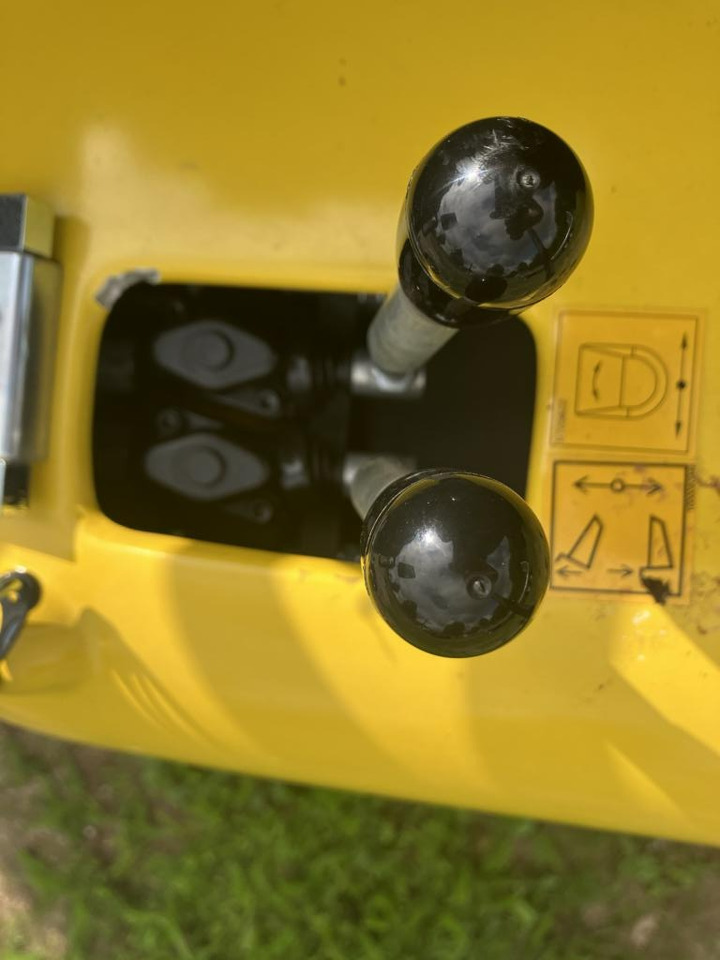 Wacker 1501 - Mini istovarivač: slika Wacker 1501 - Mini istovarivač Wacker 1501 - Mini istovarivač: slika Wacker 1501 - Mini istovarivač