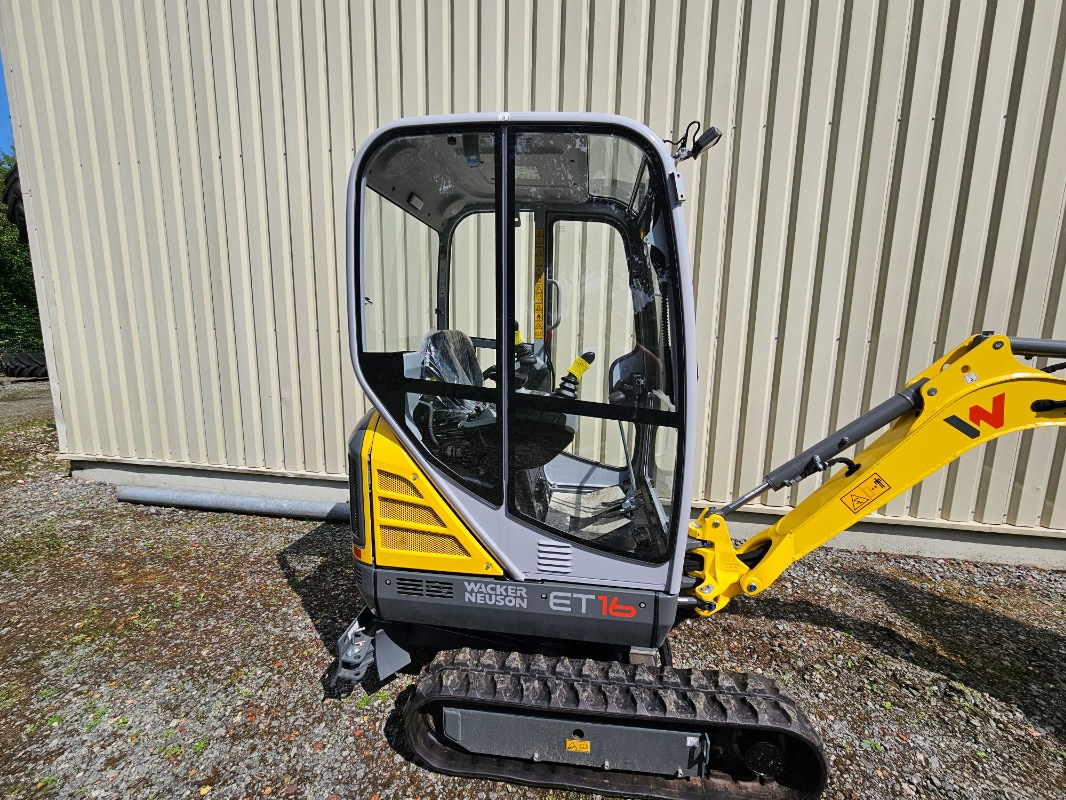 Wacker ET 16 - Mini bager: slika Wacker ET 16 - Mini bager Wacker ET 16 - Mini bager: slika Wacker ET 16 - Mini bager