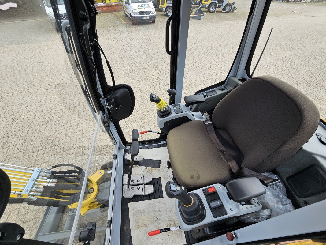 Wacker ET 18 - Mini bager: slika Wacker ET 18 - Mini bager Wacker ET 18 - Mini bager: slika Wacker ET 18 - Mini bager