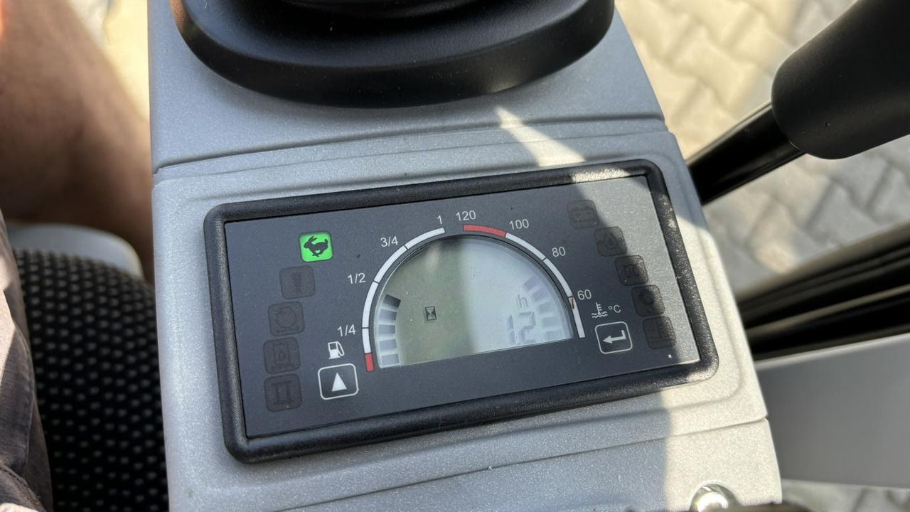 Wacker ET 20 - Mini bager: slika Wacker ET 20 - Mini bager Wacker ET 20 - Mini bager: slika Wacker ET 20 - Mini bager