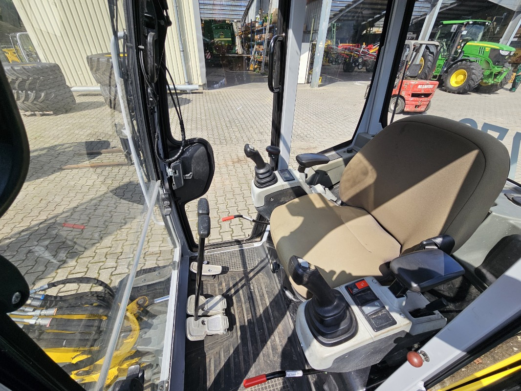 Wacker ET 24 - Mini bager: slika Wacker ET 24 - Mini bager Wacker ET 24 - Mini bager: slika Wacker ET 24 - Mini bager