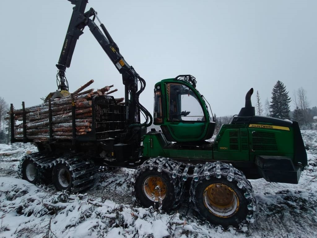 John Deere 1110G - Forvarder: slika John Deere 1110G - Forvarder John Deere 1110G - Forvarder: slika John Deere 1110G - Forvarder