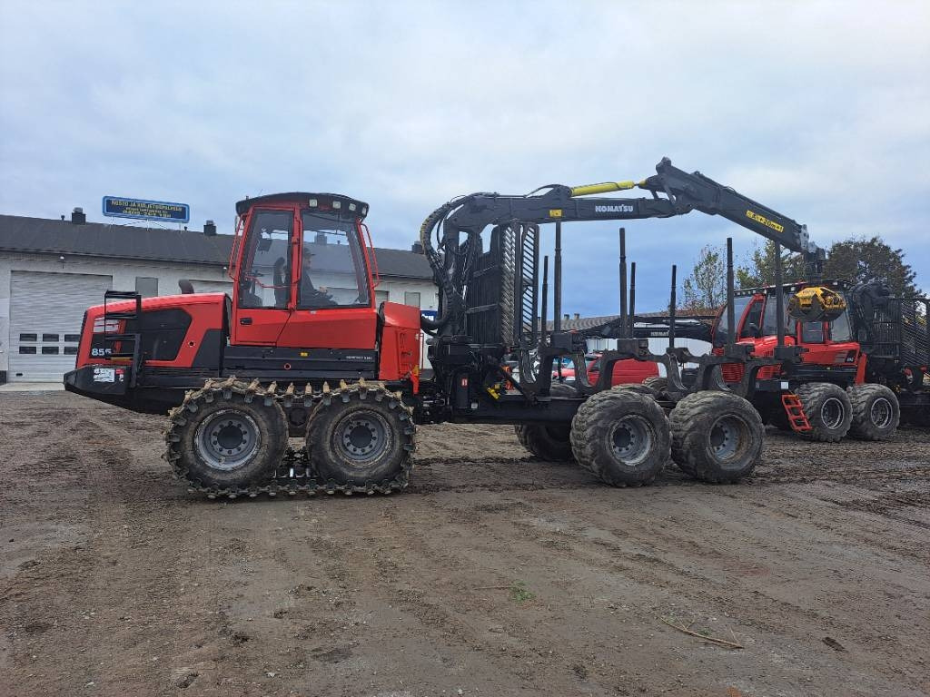 Forvarder Komatsu 855: slika Forvarder Komatsu 855 Forvarder Komatsu 855: slika Forvarder Komatsu 855