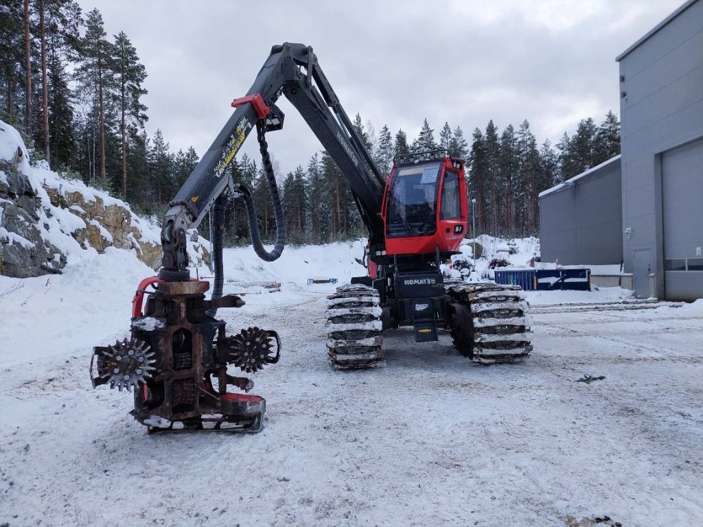 Komatsu 901XC - Kombajn za šumarstvo: slika Komatsu 901XC - Kombajn za šumarstvo Komatsu 901XC - Kombajn za šumarstvo: slika Komatsu 901XC - Kombajn za šumarstvo