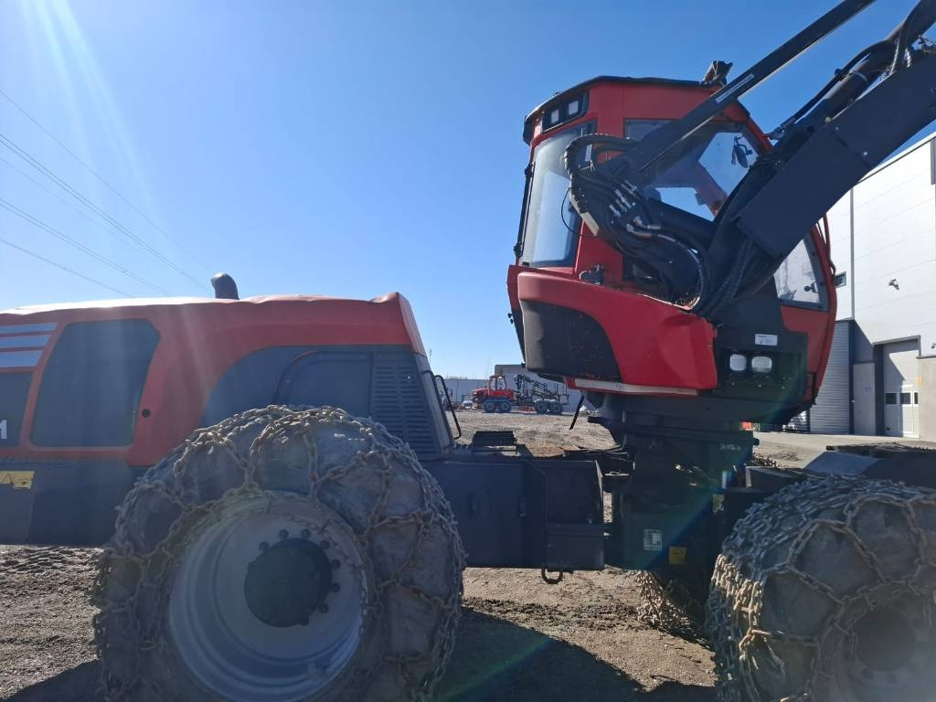 Komatsu 911  - Kombajn za šumarstvo: slika Komatsu 911  - Kombajn za šumarstvo Komatsu 911  - Kombajn za šumarstvo: slika Komatsu 911  - Kombajn za šumarstvo