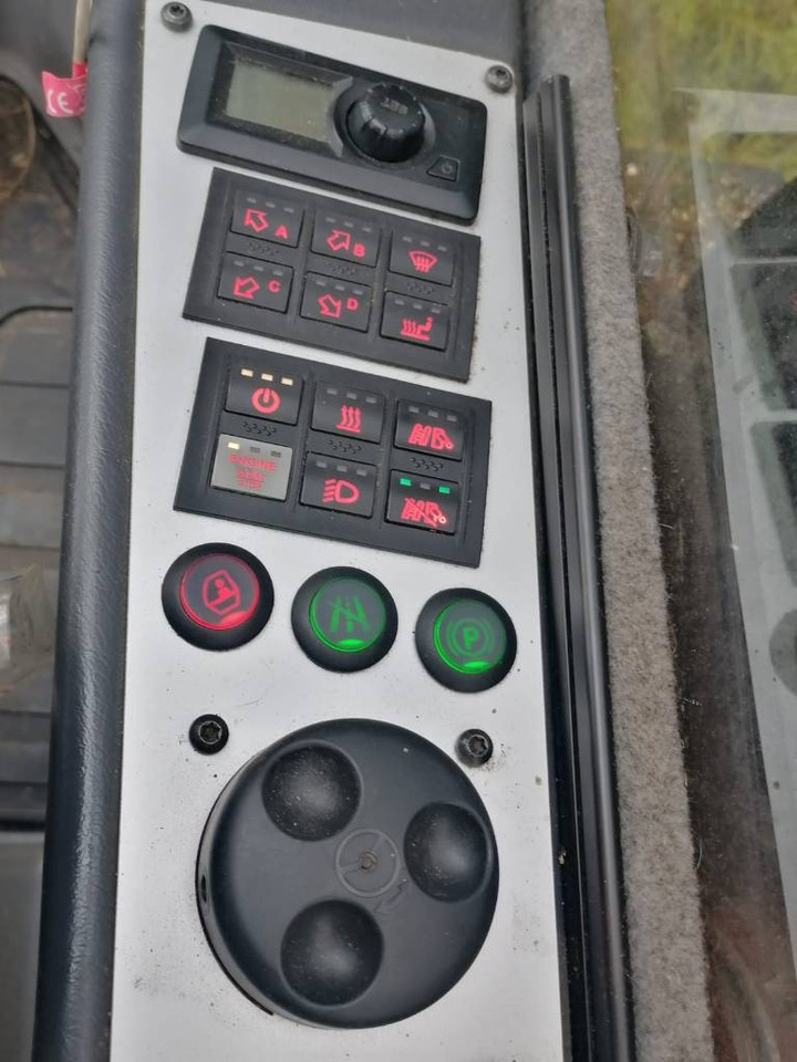 Komatsu 931 - Kombajn za šumarstvo: slika Komatsu 931 - Kombajn za šumarstvo Komatsu 931 - Kombajn za šumarstvo: slika Komatsu 931 - Kombajn za šumarstvo